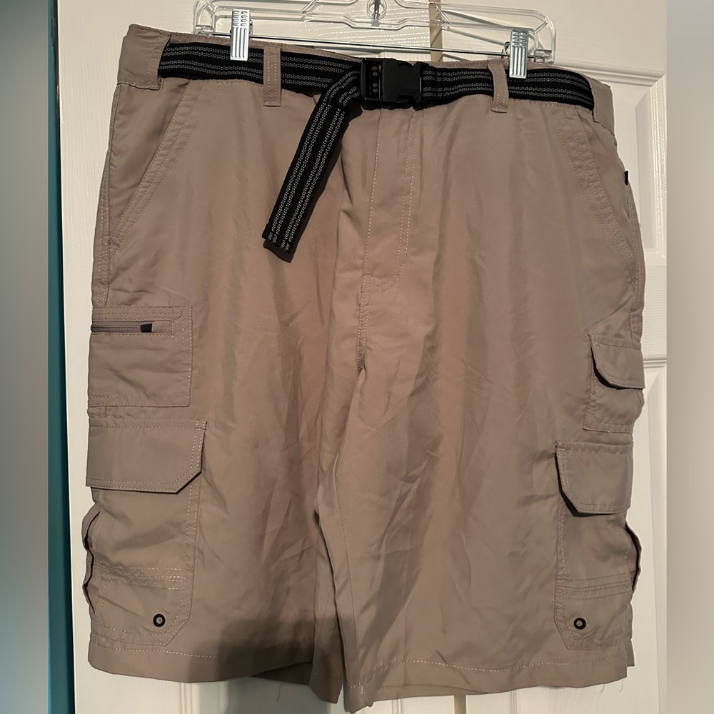 Denali Shorts Men's Size 38 Cargo‎ Utility Stretch Cotton Khaki Outdoor Wear
